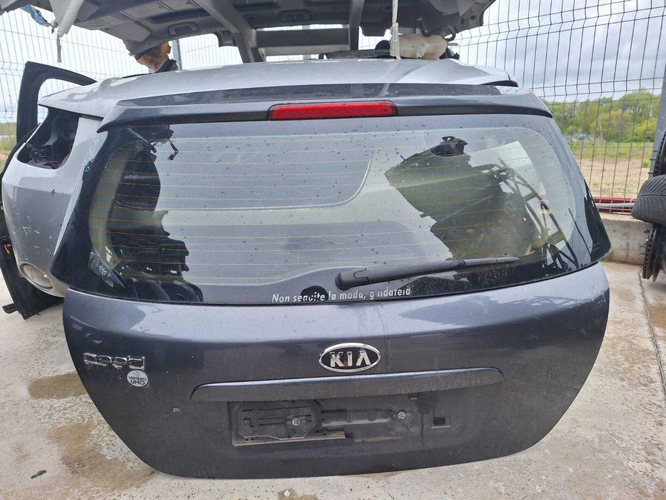 Врата багажник Kia Ceed hatchback / Киа Сийд хечбек 2008г.