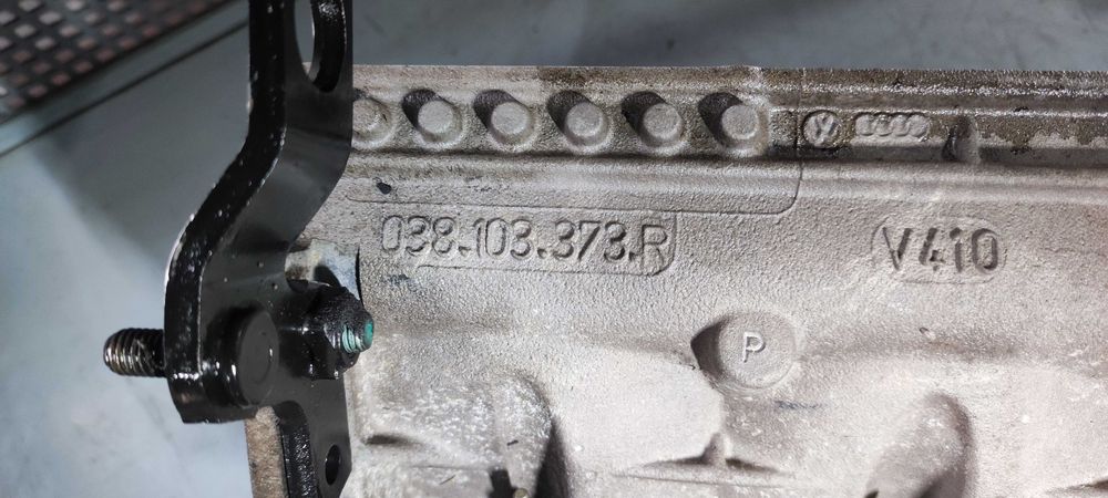 Chiuloasa chiulasa volkswagen cod motor AVF cod 038103373R