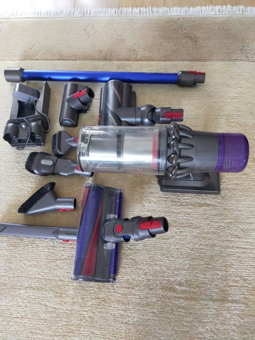Aspirator vertical Dyson V11