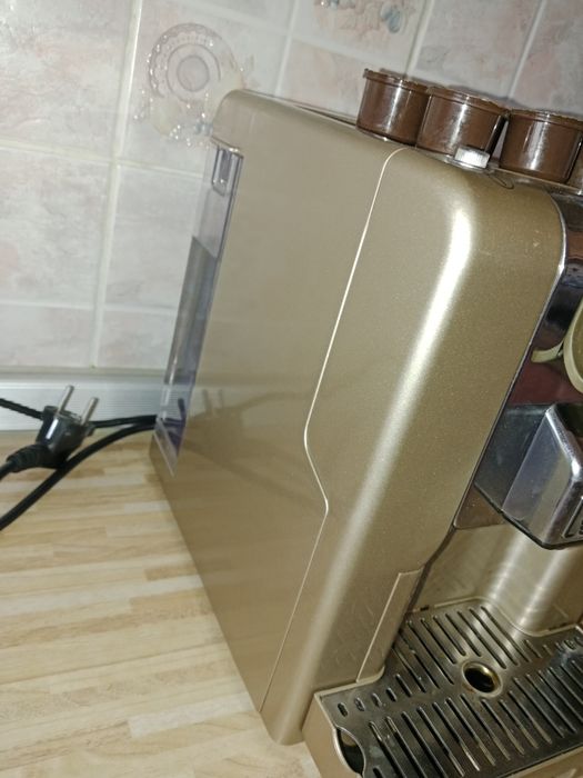 Продам кофемашину Zepter за 15000 тенге.