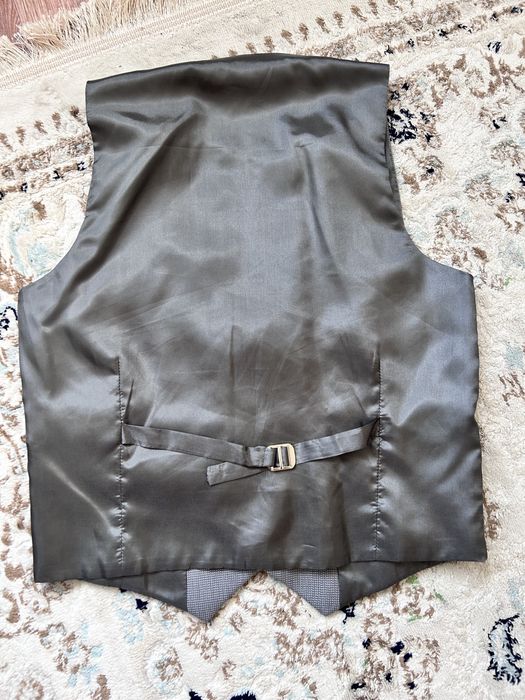 Продам костюм серый