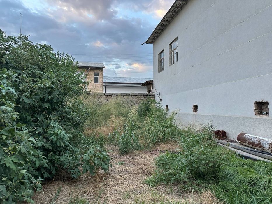 Uy sotiladi zangi ota tumani