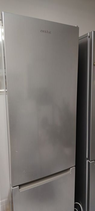 Vand combina frigorifica Arctic 
AK
