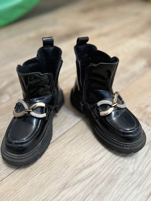 Продам сапожки 3 пары