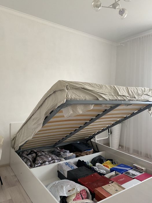 Кровать двухспальняя