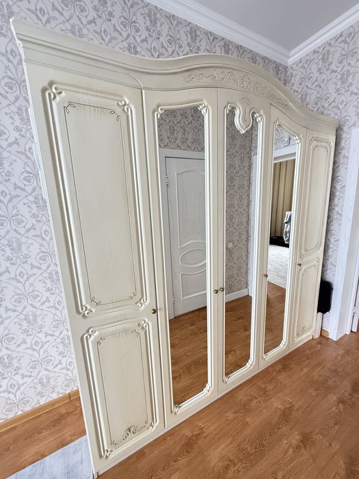 Спальный гарнитур