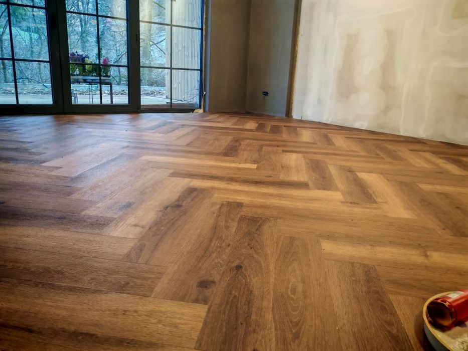 Професионален монтаж на паркет