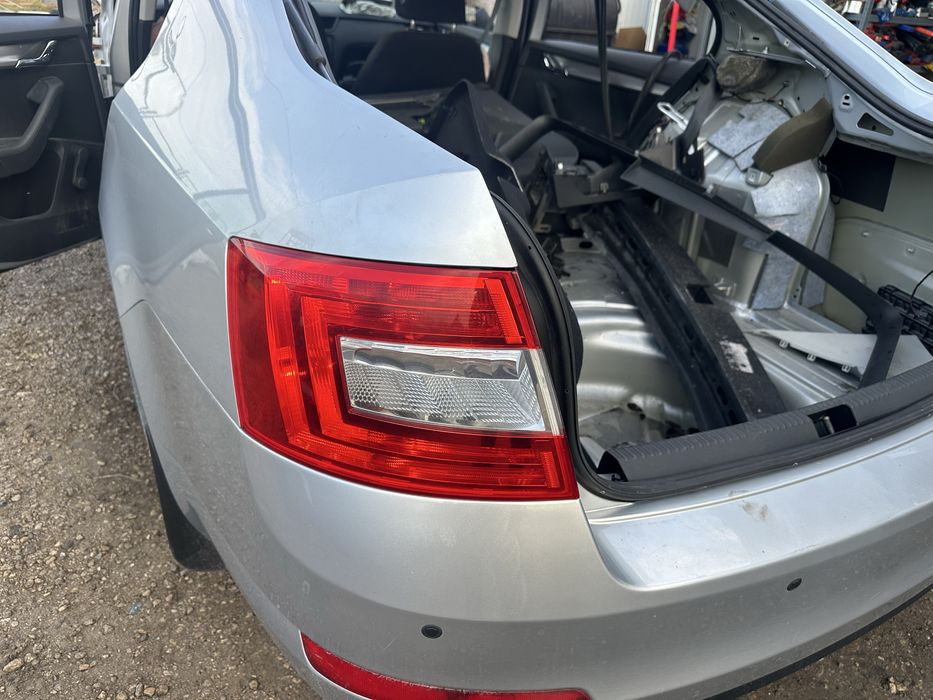 Стоп ляв за Шкода Октавия 2013-2017 liftback
