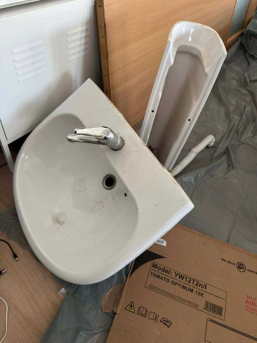 Chiuveta Baie cu Picior