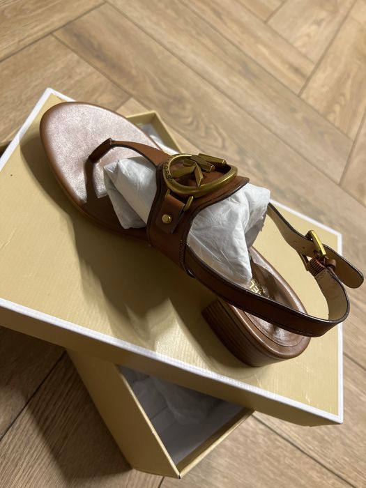 Сандалии Майкл Корс