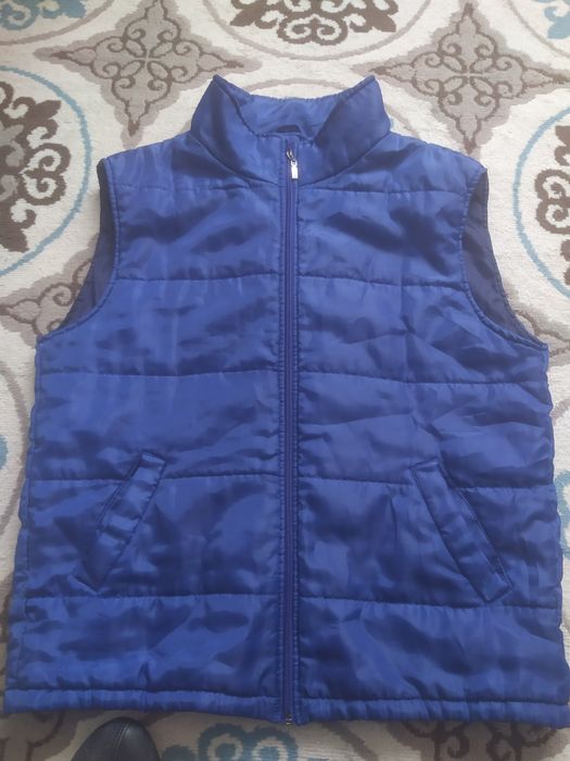 Безрукавка лёгкая теплая