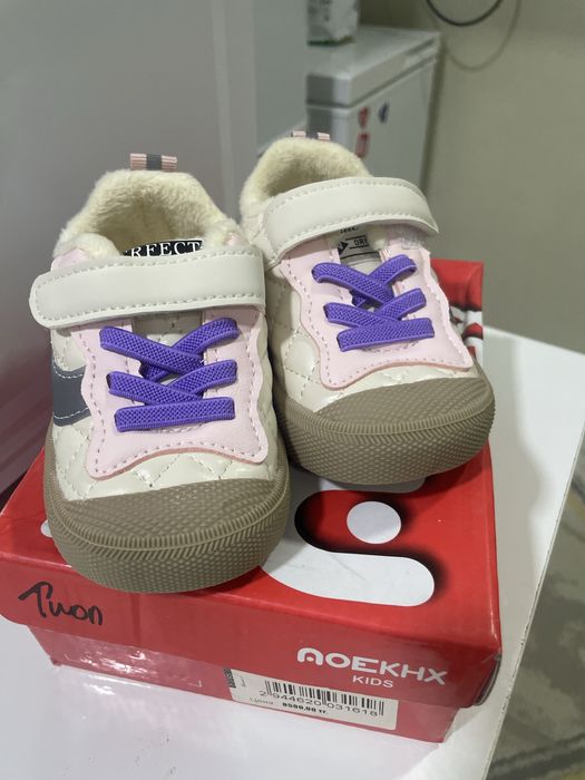 Кроссовка (новая) .