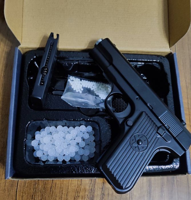 Пистолет стреляет с орбизами