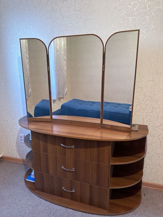 Комот с зеркалом