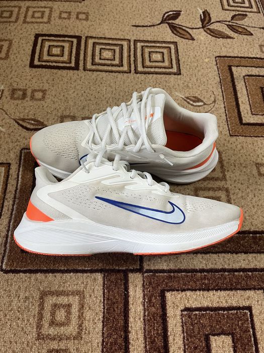 продам кроссовки nike