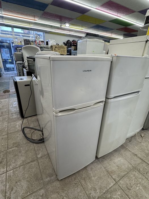Хладилник crown