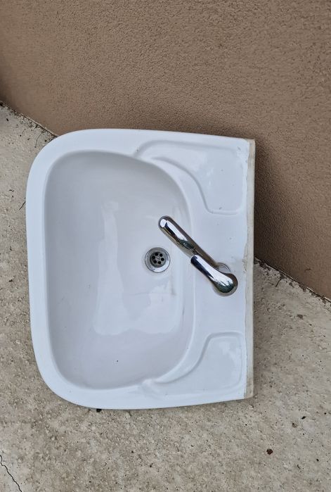 Vând lavoar baie și baterie inox
