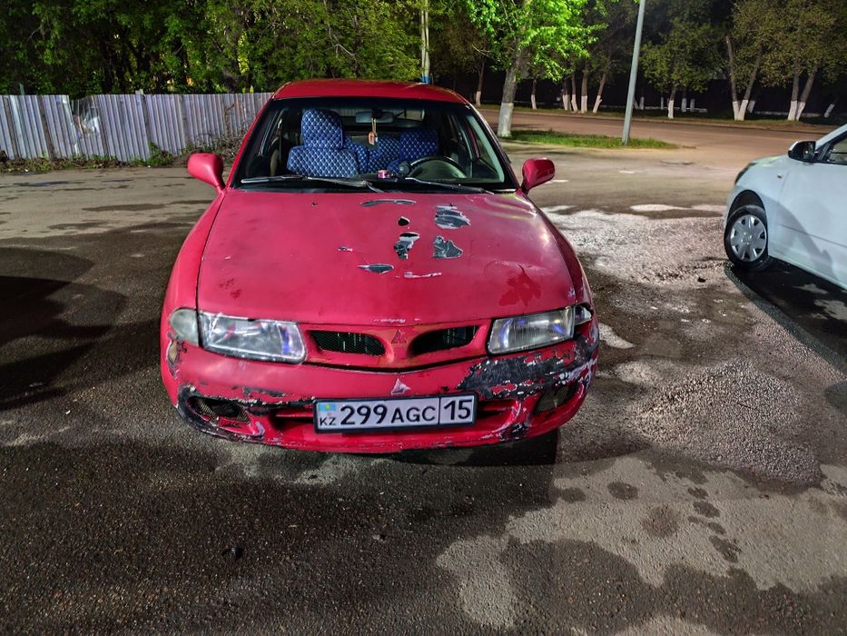 Продам Mitsubishi Carisma