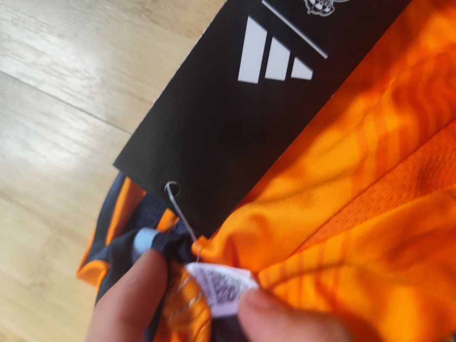Tricou Real Madrid Deplasare 24/25 nou cu etichetă- Mărimea L