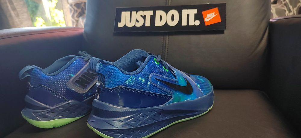 Nike Team Hustle Lego, номер 39