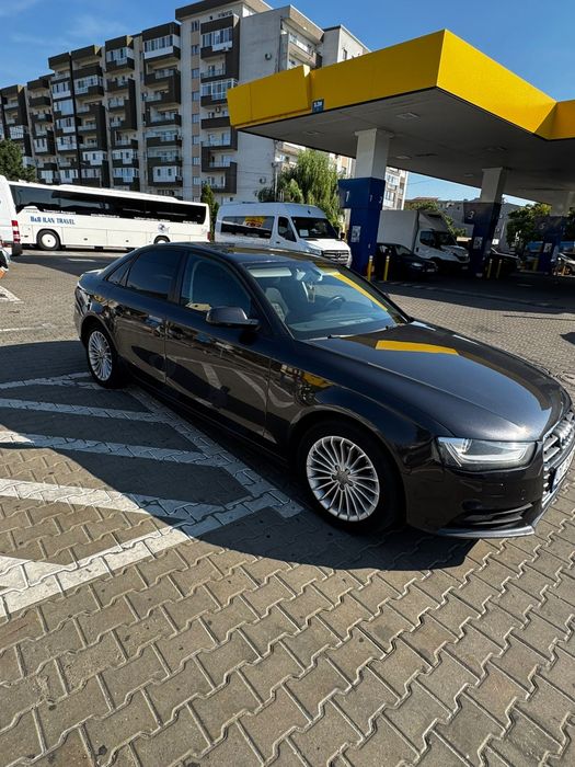 Audi A4 2.0 Tdi 143 cp  2014