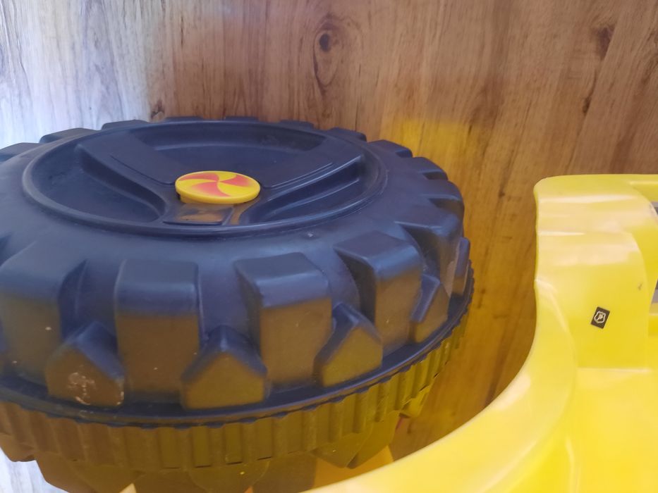 Продам детскую машинку