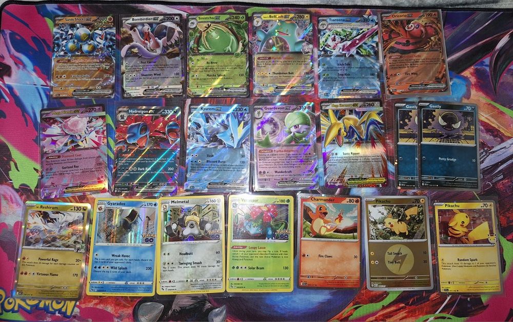 Pokemon карти и протектори!
