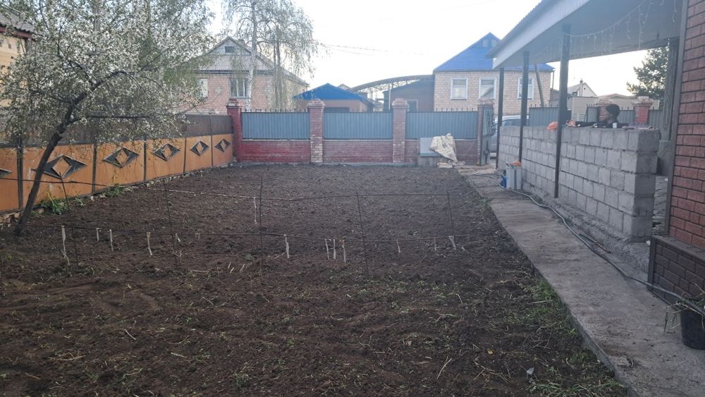 Снег кидаем уголь кидаем подвал чистим