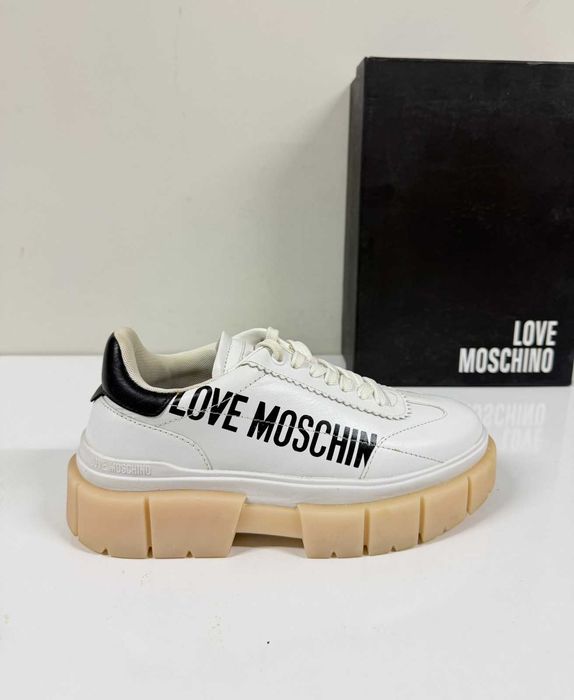 Love Moschino Eclipse