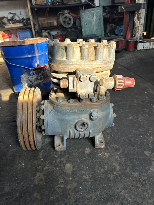 Компрессор промышленный для холодильника