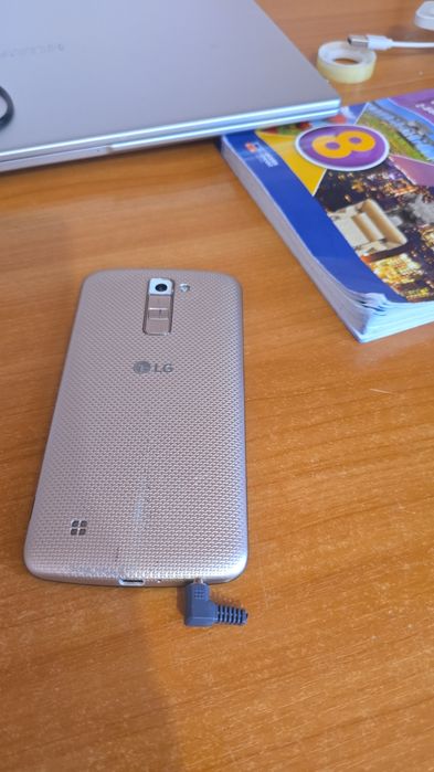 Продам нерабочий телефон смартфон. LG K10