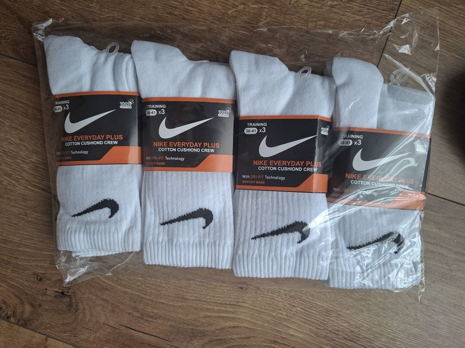 Дълги чорапи на едро