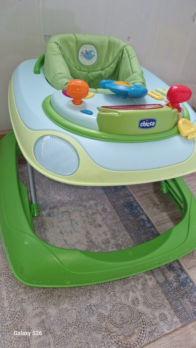 Продам ходунки Chicco