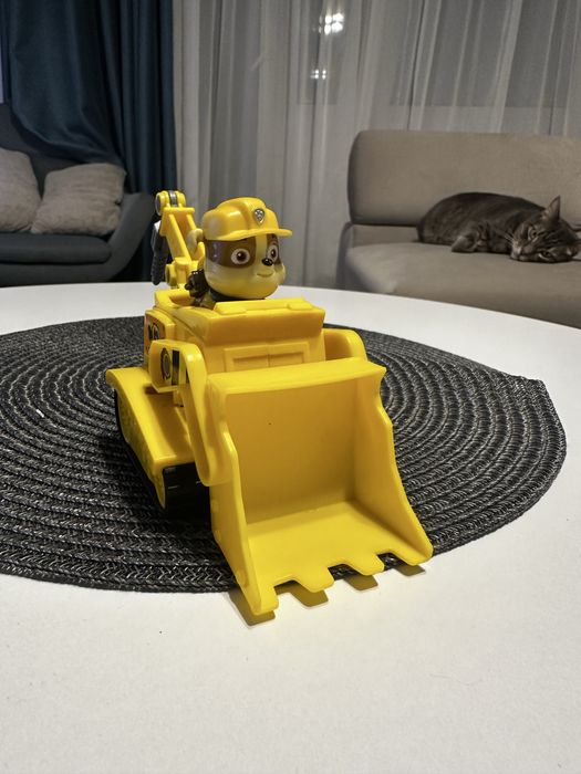 Patrula catelusilor cu masinute