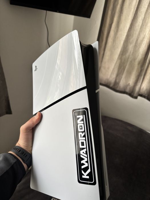 Ps5 Slim 1TB + подарък игри