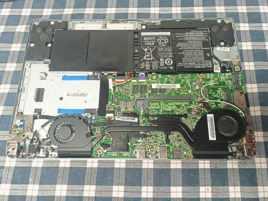 Elemente Acer Aspire V5-573G