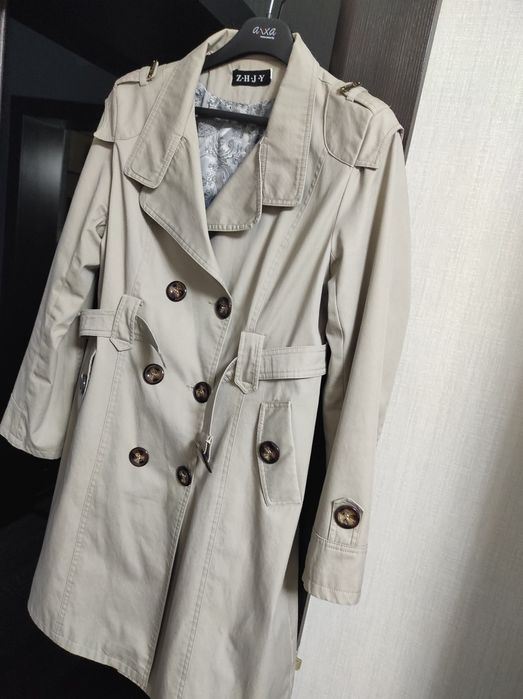 Продам  плащ женский