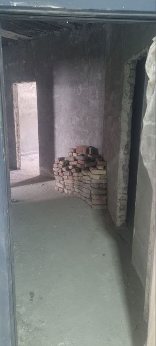 Comfort hous uy sotiladi