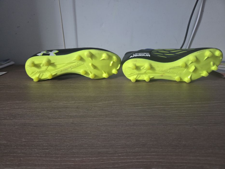 Ghete fotbal Under Armour mărimea 40 - Stare excelentă
