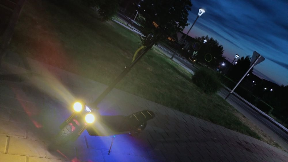 Продам самокат кугоо