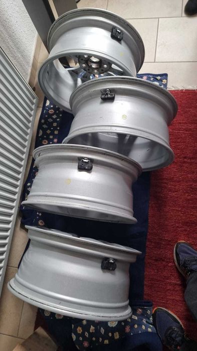 Vând 4 jante originale BMW X1