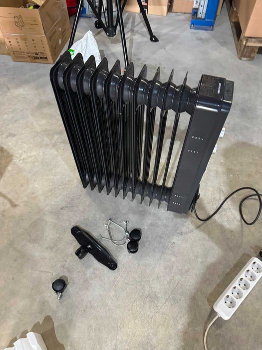 Radiator electric cu ulei VonHaus, cu 11 elementi și termostat, pentru locuință sau birou – putere suplimentară de încălzire 2,5 kW