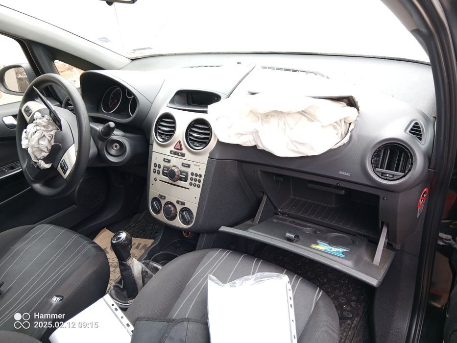 Продавам opel corsa d 1.2 бензин на части