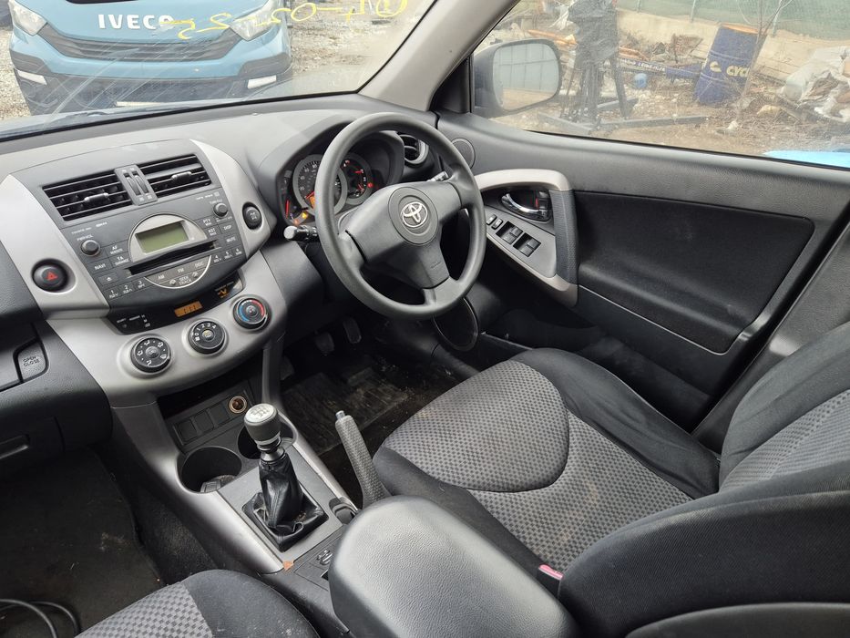 Тойота рав 4 136к.с. на части
Toyota Rav4 2008г 2.2 D4D 136к.с

Двигател и скорости са перфектни
Джантите са ПРОДАДЕНИ
Теглича е ПРОДАДЕН

Моля прав
