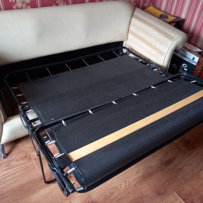 Продам мехкий уголок тройка