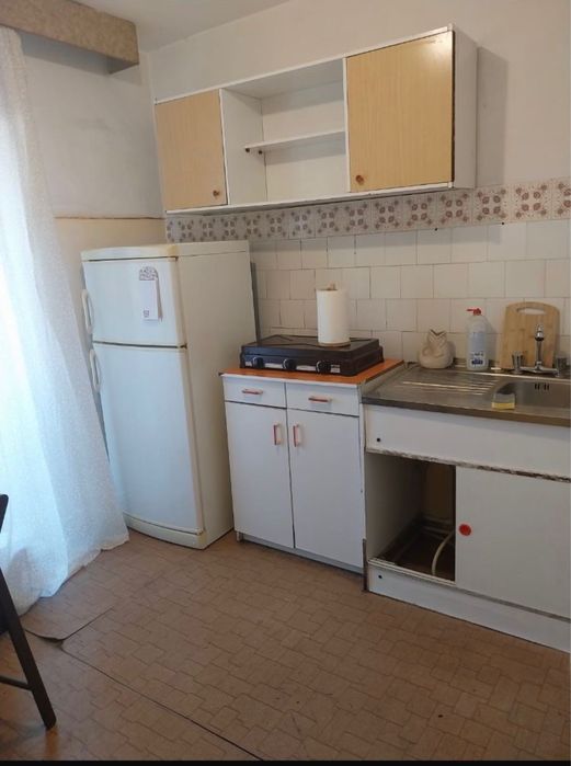 Caut colega de apartament