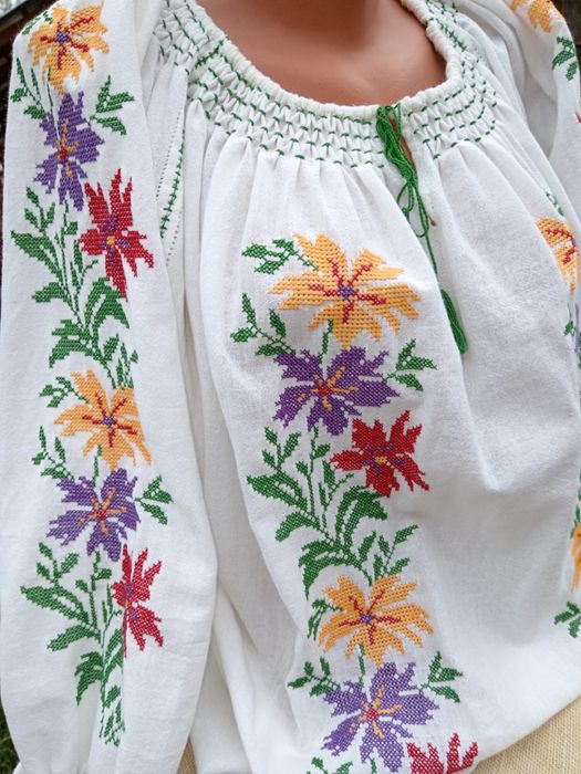 Ie cusuta 100% manual