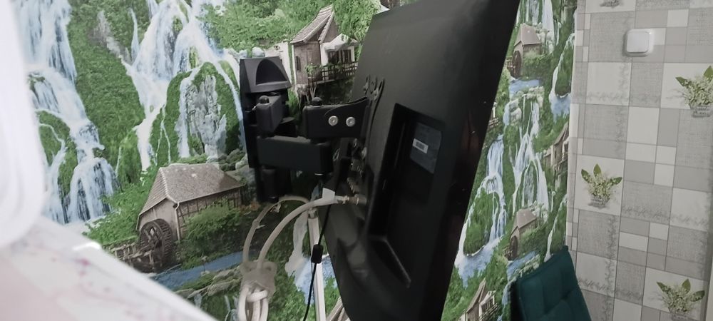 Телевизор LG 24 дюйма  Smart TV