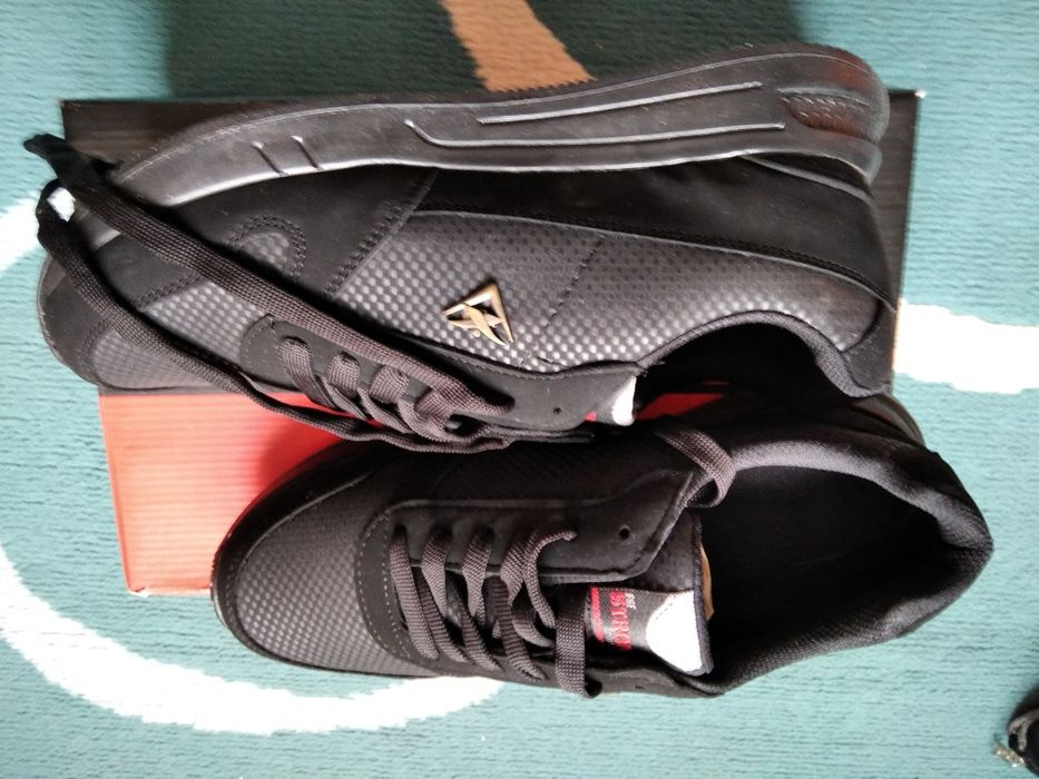 Юношески маратонки