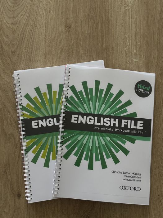 Ағылшын курстарына кітаптар бар